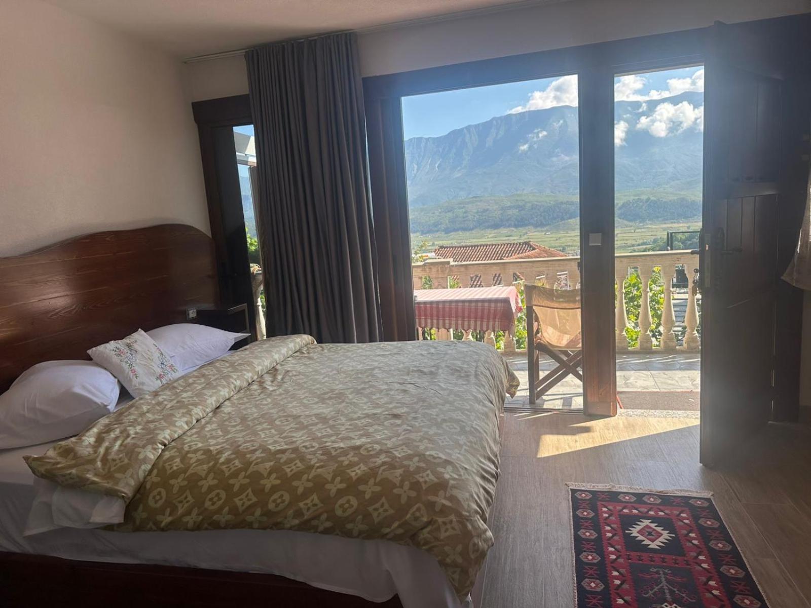 Guesthouse Mele จีโรคาสเตอร์ ภายนอก รูปภาพ