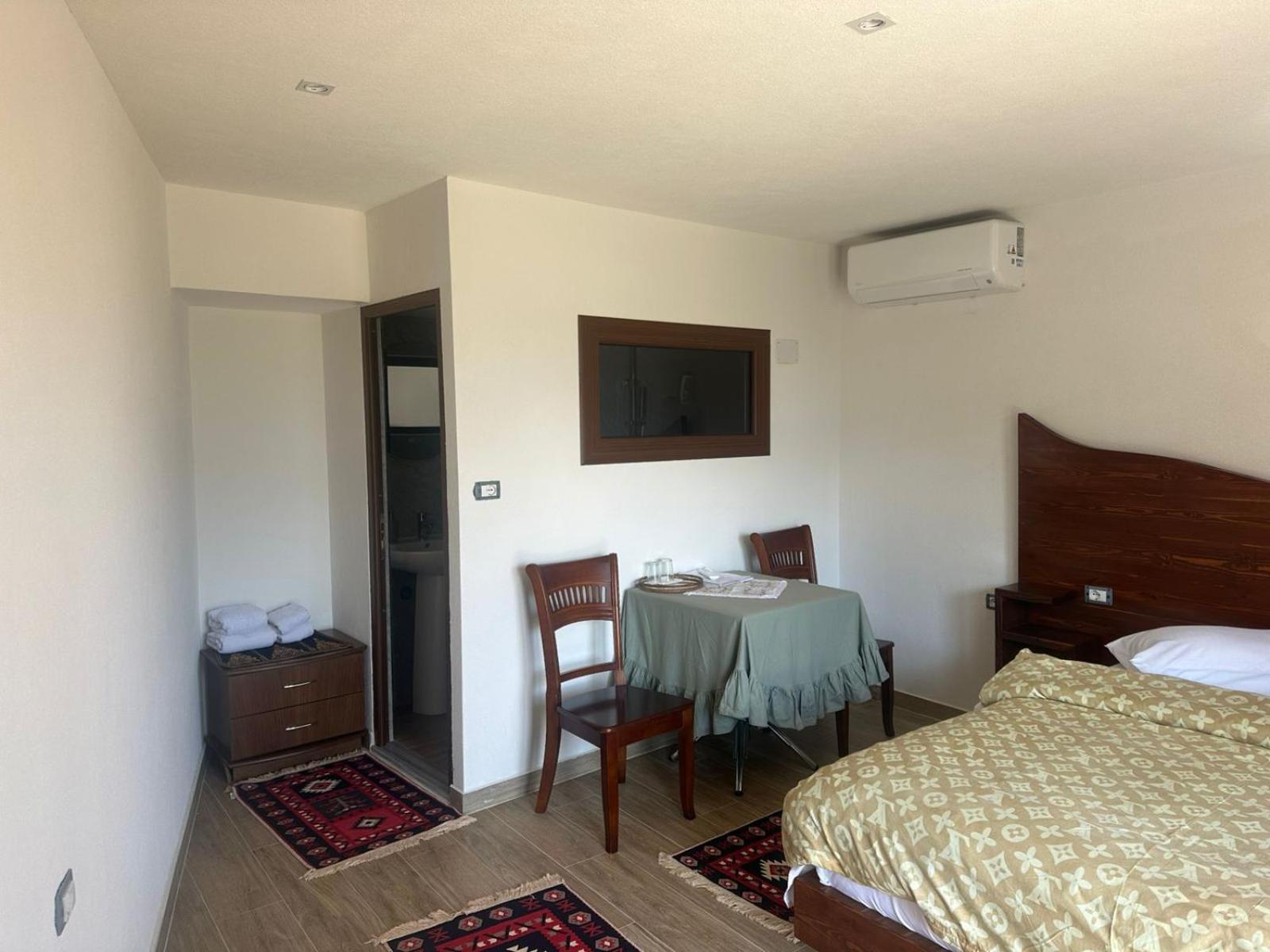 Guesthouse Mele จีโรคาสเตอร์ ภายนอก รูปภาพ