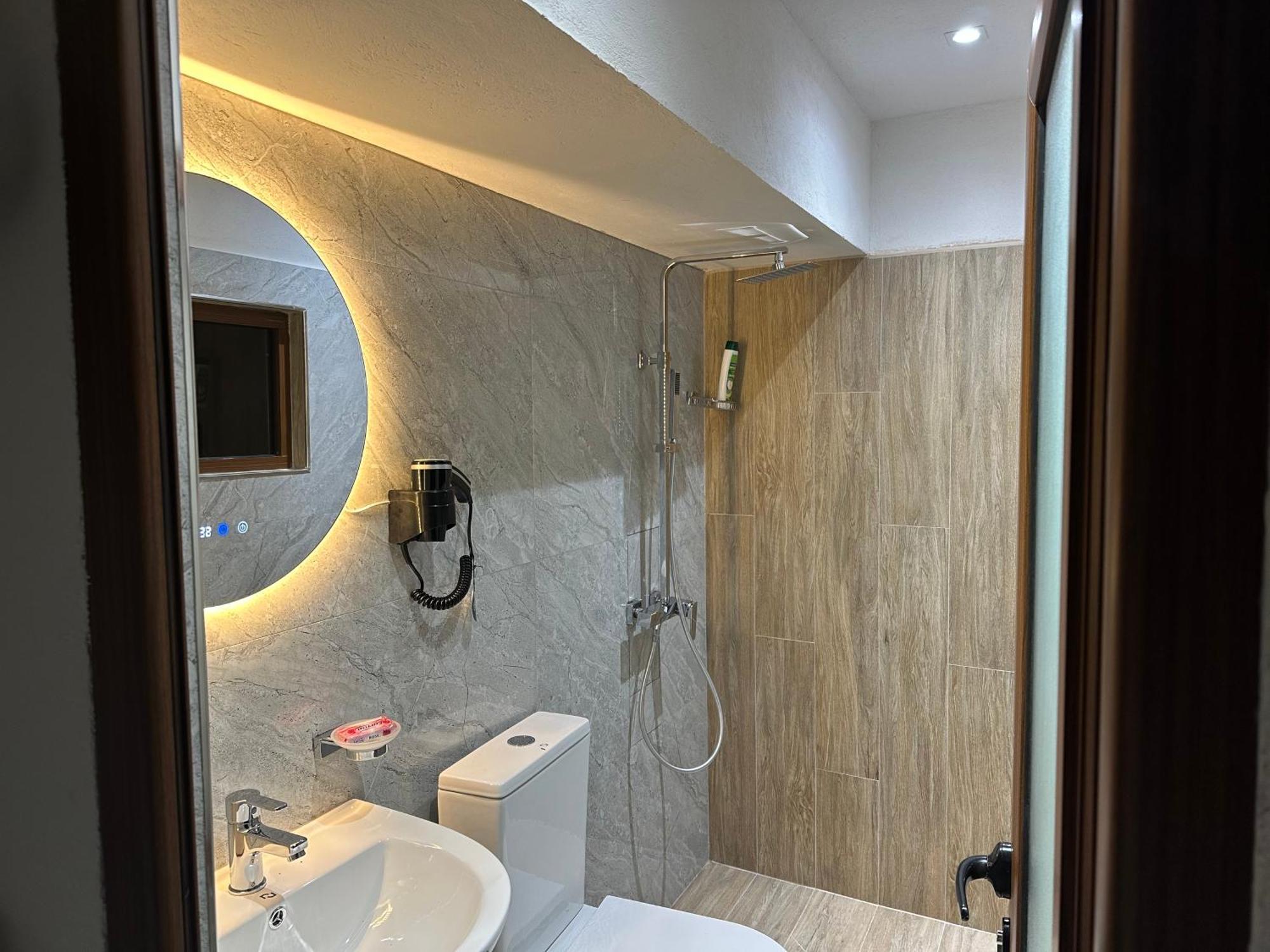 Guesthouse Mele จีโรคาสเตอร์ ภายนอก รูปภาพ